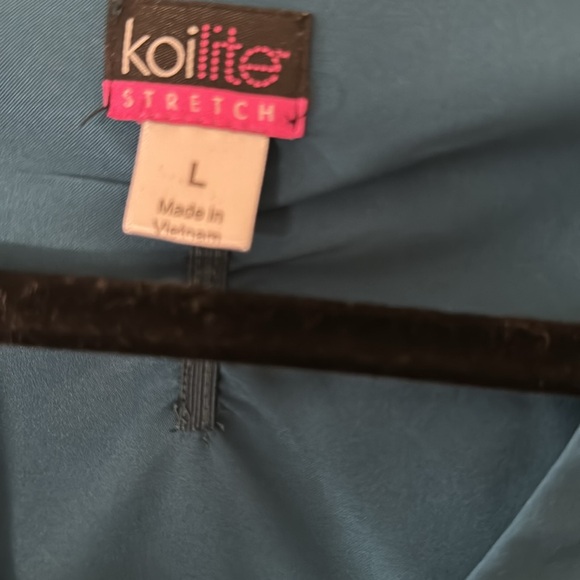 KOI scrub top - Picture 5 of 5